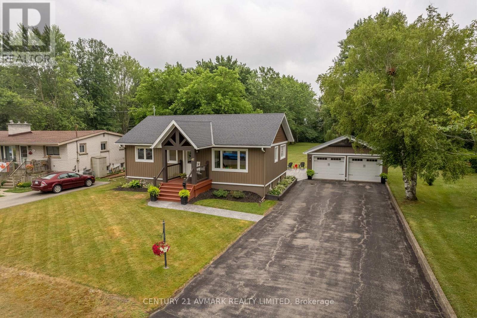 Photo de la propriété:  47 Coronation Drive South  ON L3K 3Z5 