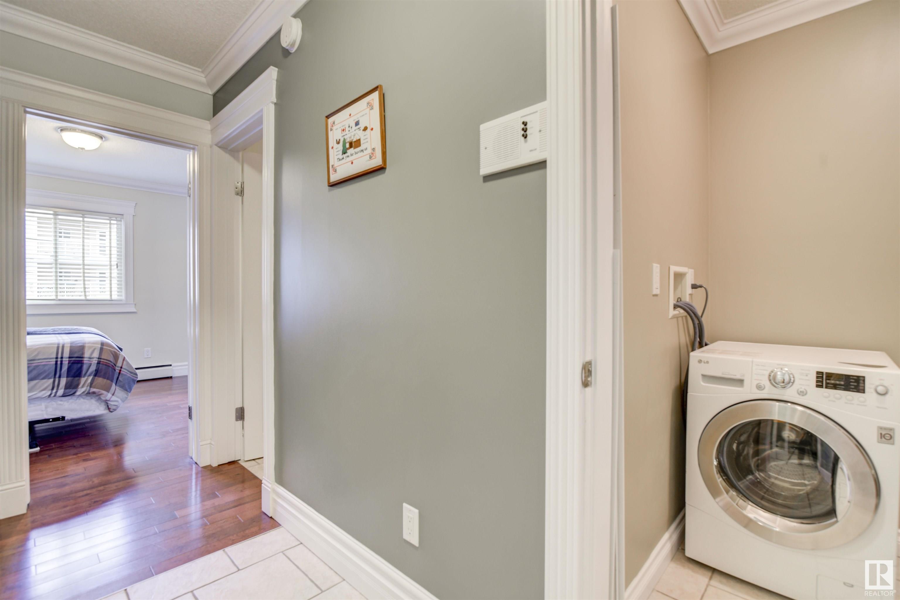 Photo de la propriété:  10315 115 Street NW 7  AB T5K 1T9 