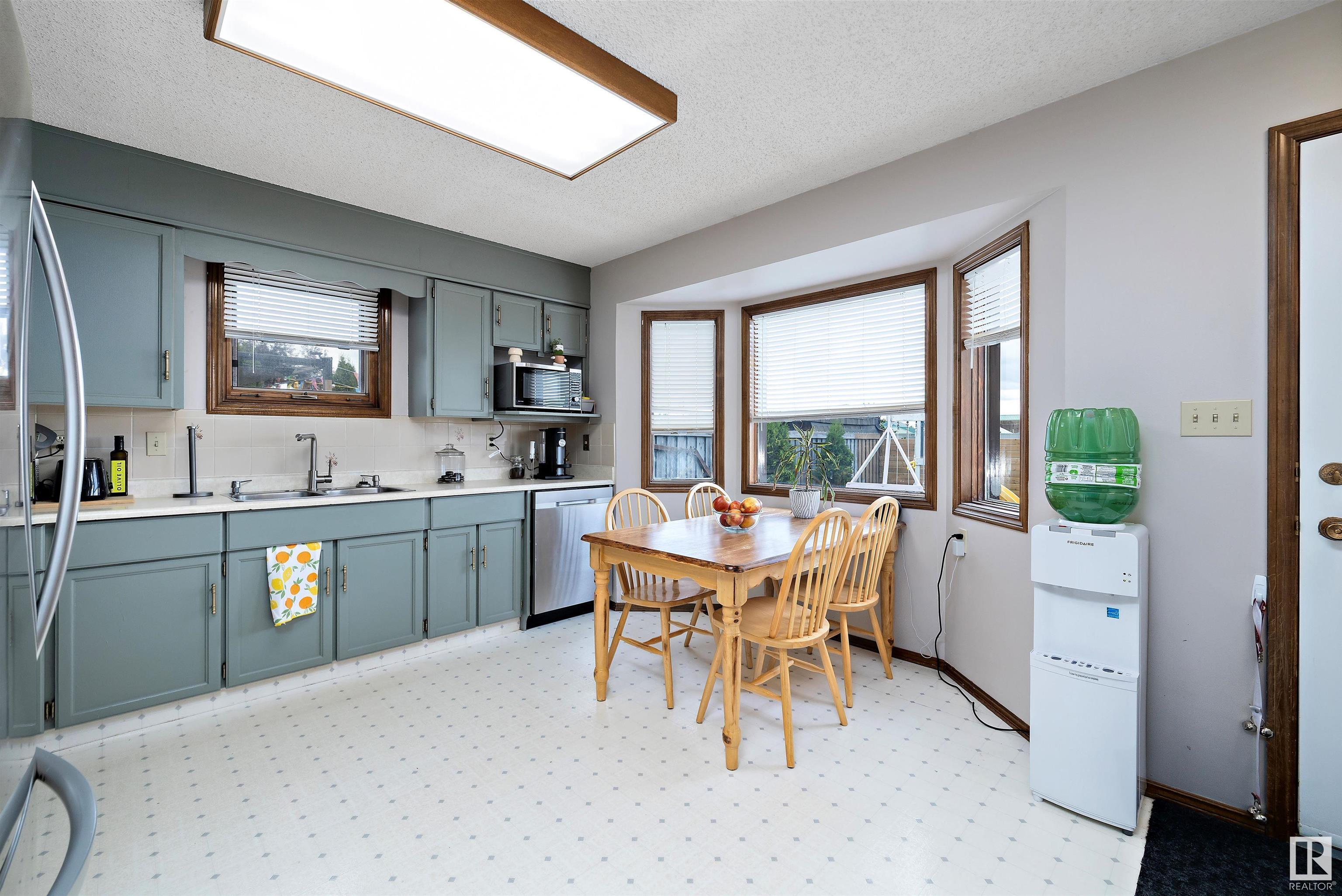 Property Photo: 9123 175 Avenue NW AB T5Z 2M3