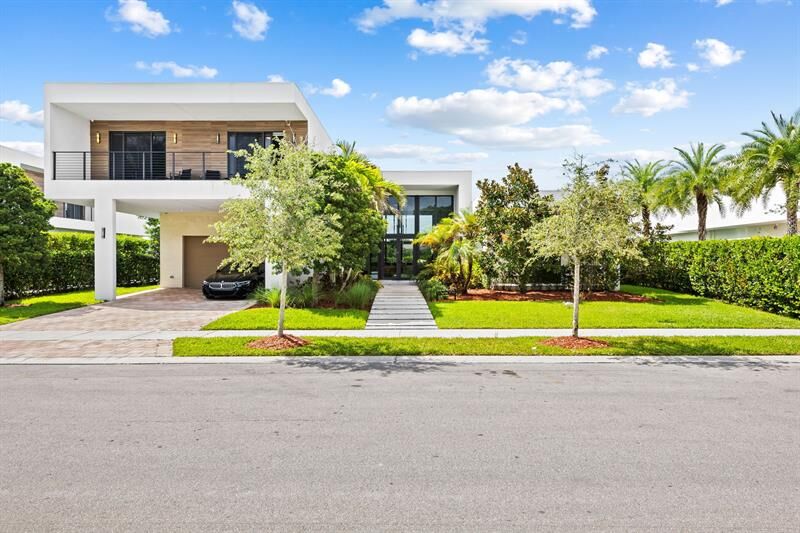 Property Photo:  16768 Natures Way  FL 33326 