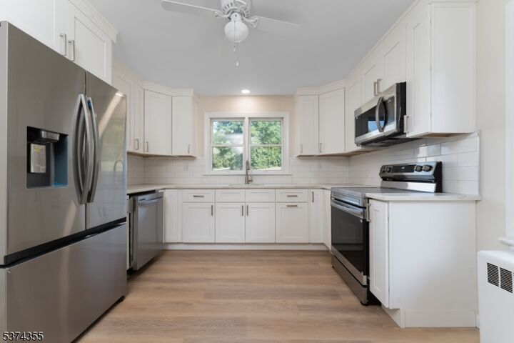 Property Photo:  4 Lingert Ave  NJ 08809 