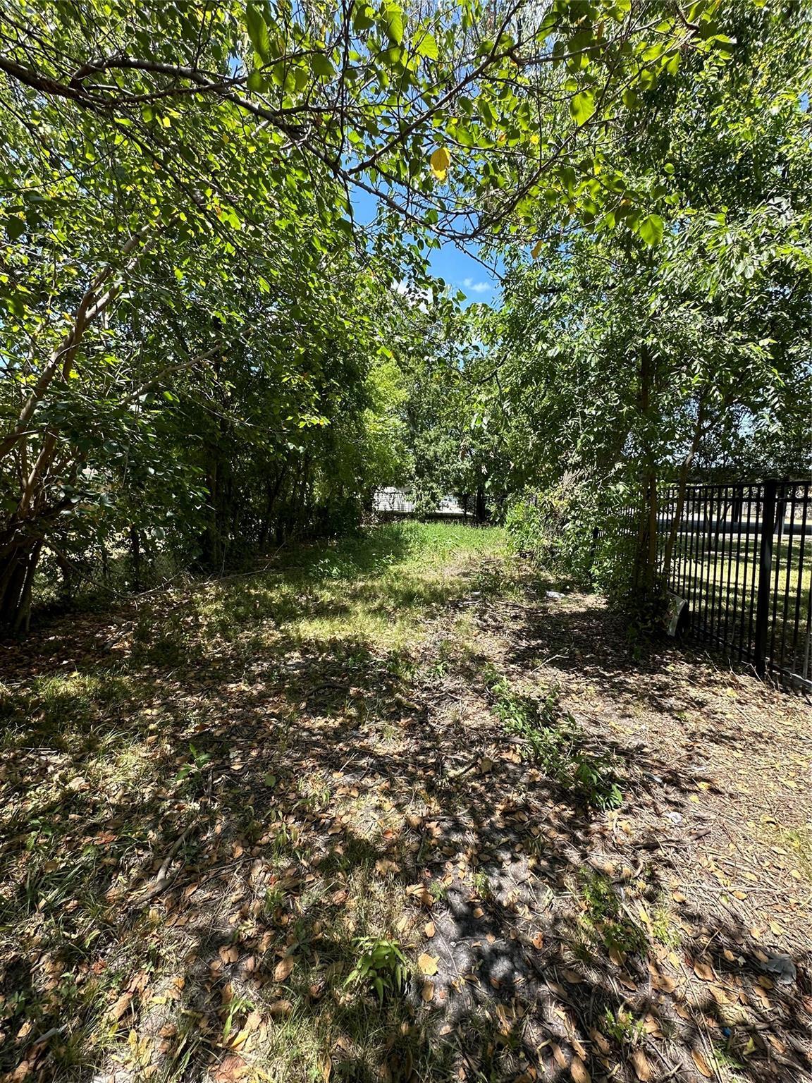 Property Photo:  715 E 34th Street  TX 77022 
