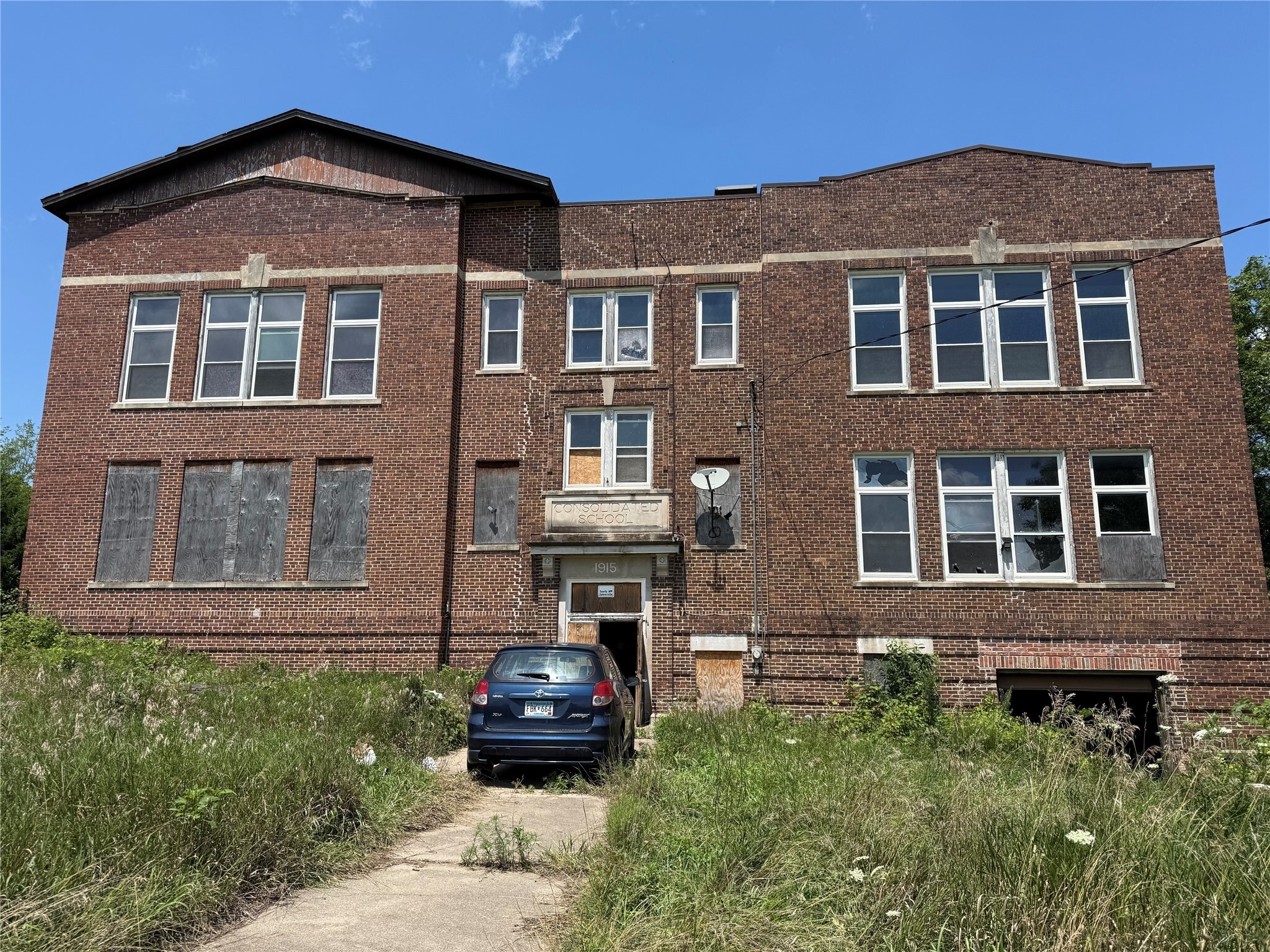 8227 Geneva Street  Indianola IA 55435 photo