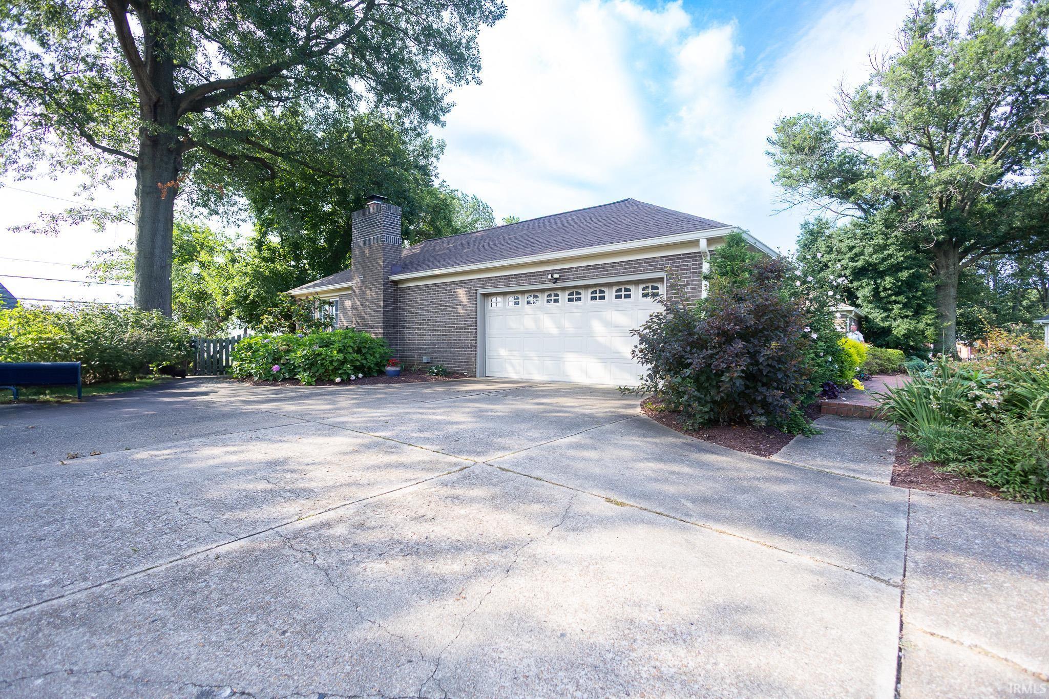 Property Photo: 9655 Arlington Court IN 47630