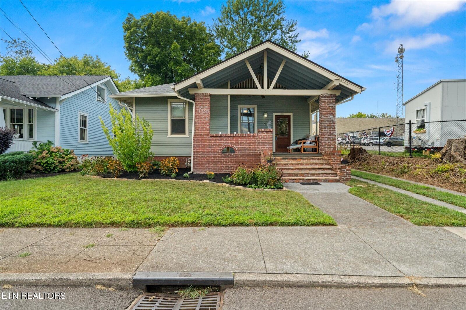 Property Photo: 1231 Luttrell St TN 37917
