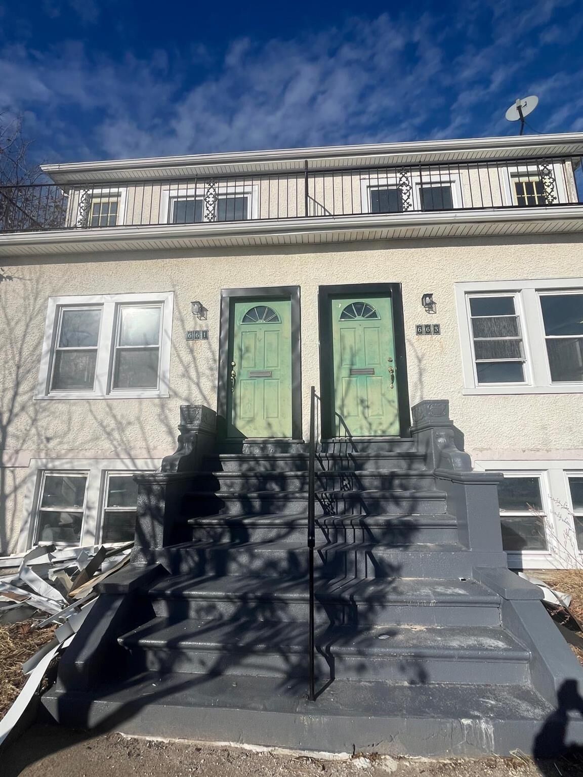 Property Photo:  661 E Olive Street  NY 11561 