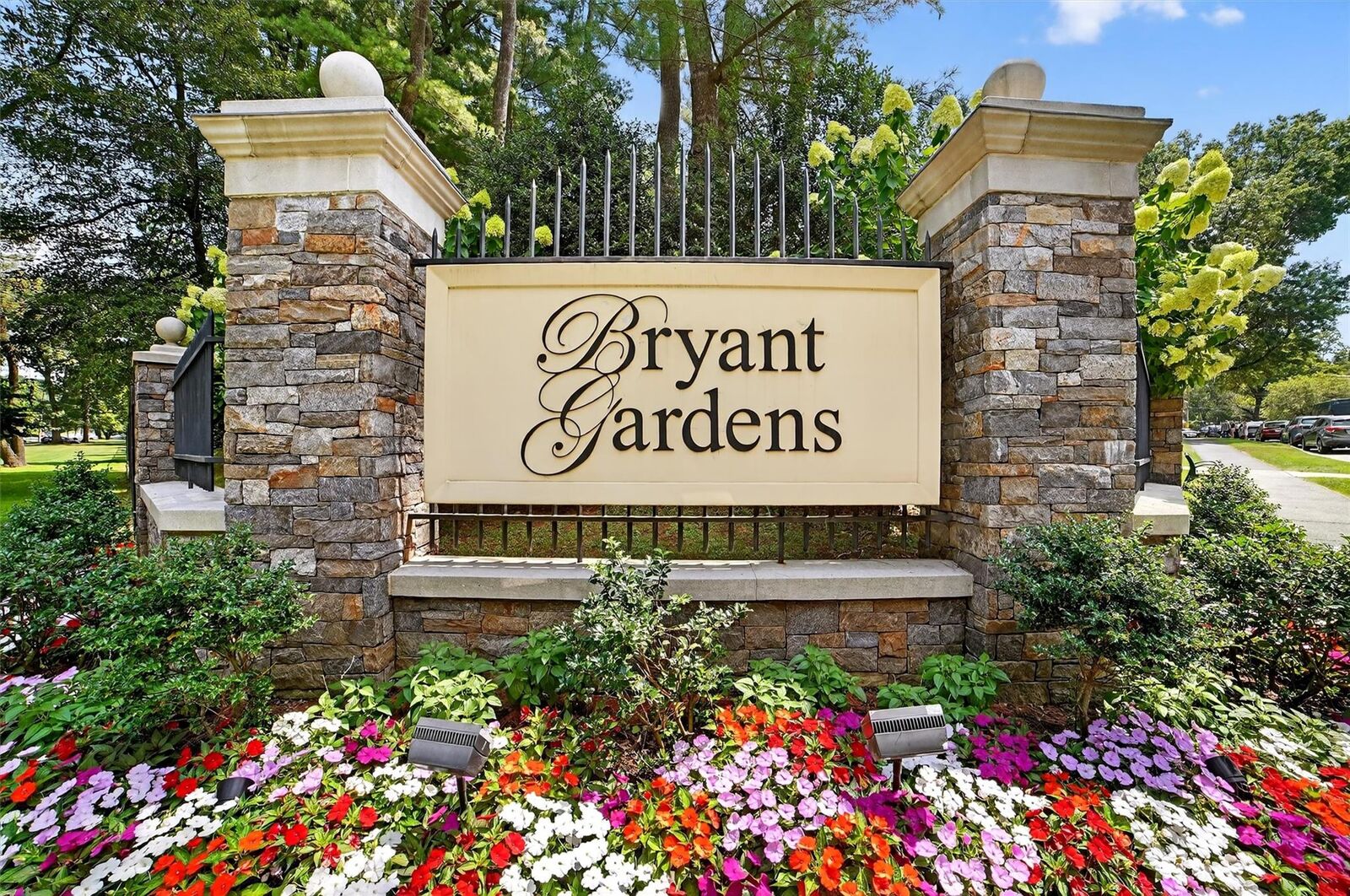 Property Photo:  4 Bryant Crescent 2N  NY 10605 