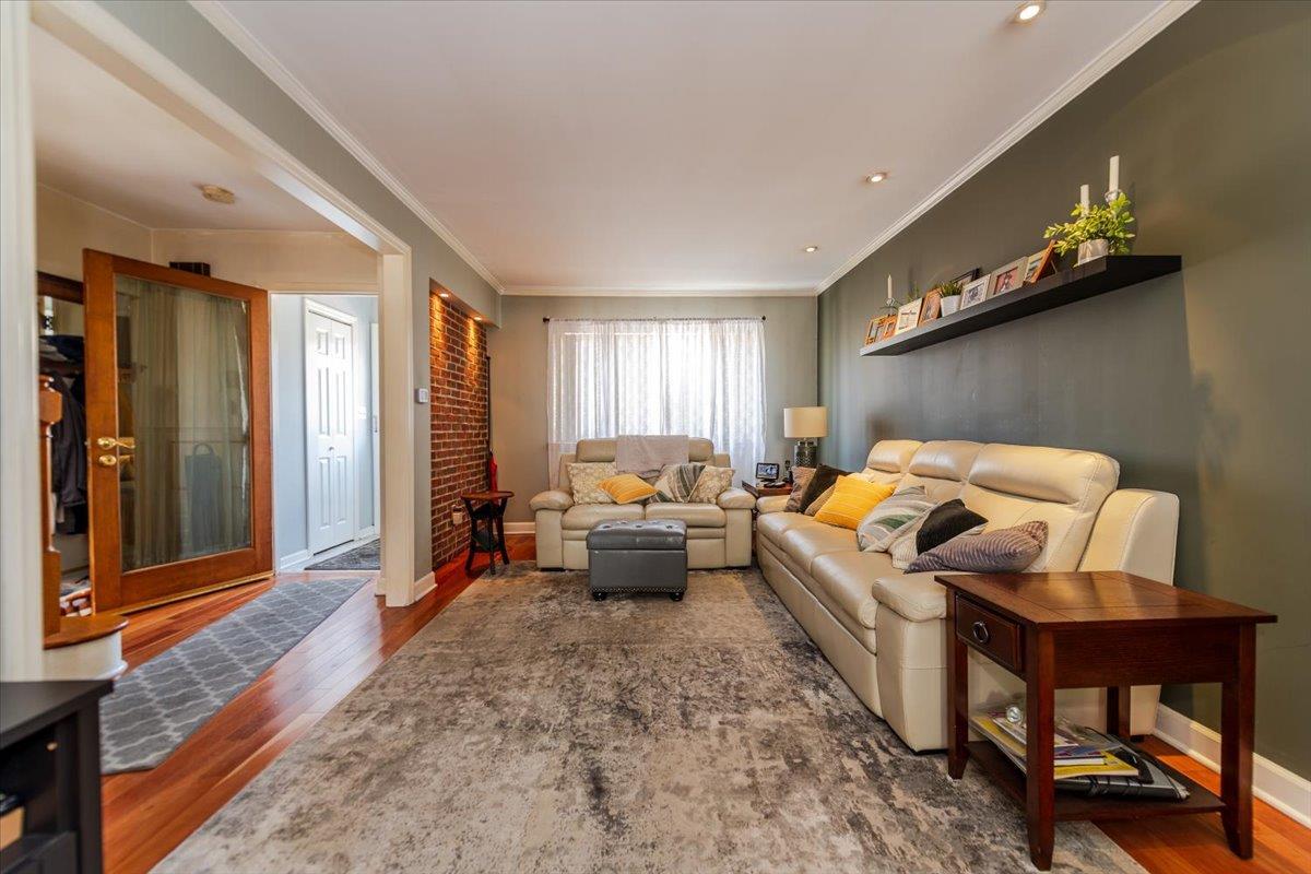 Property Photo: 903 Vincent Avenue NY 10465