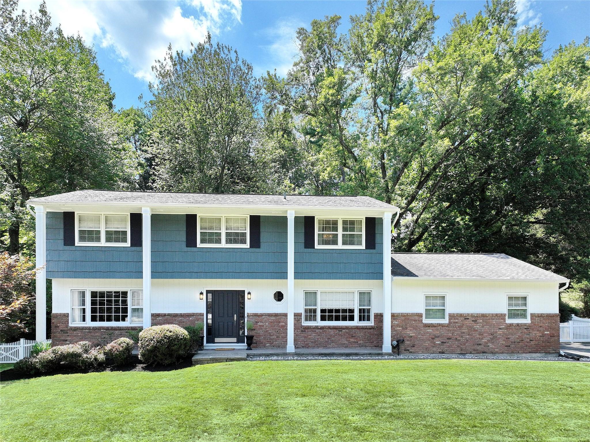 Property Photo:  20 Woodglen Drive  NY 10956 
