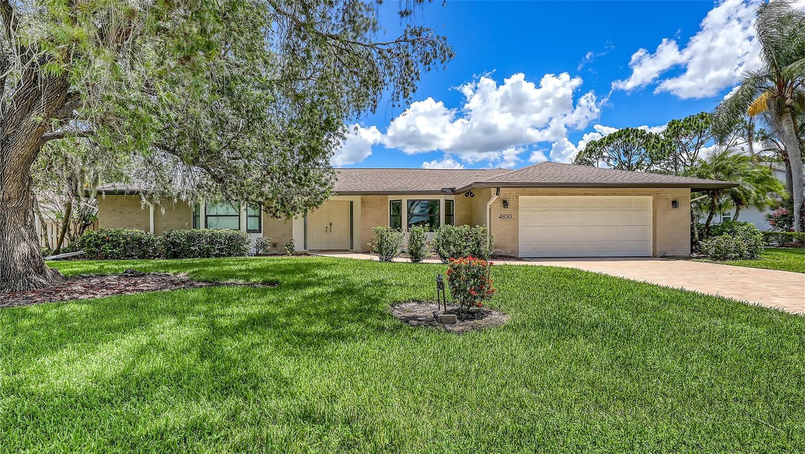 Property Photo:  4830 Greywood Lane  FL 34235 