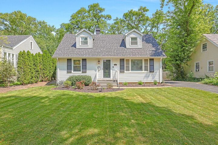 727 S Cook Street  Barrington IL 60010 photo