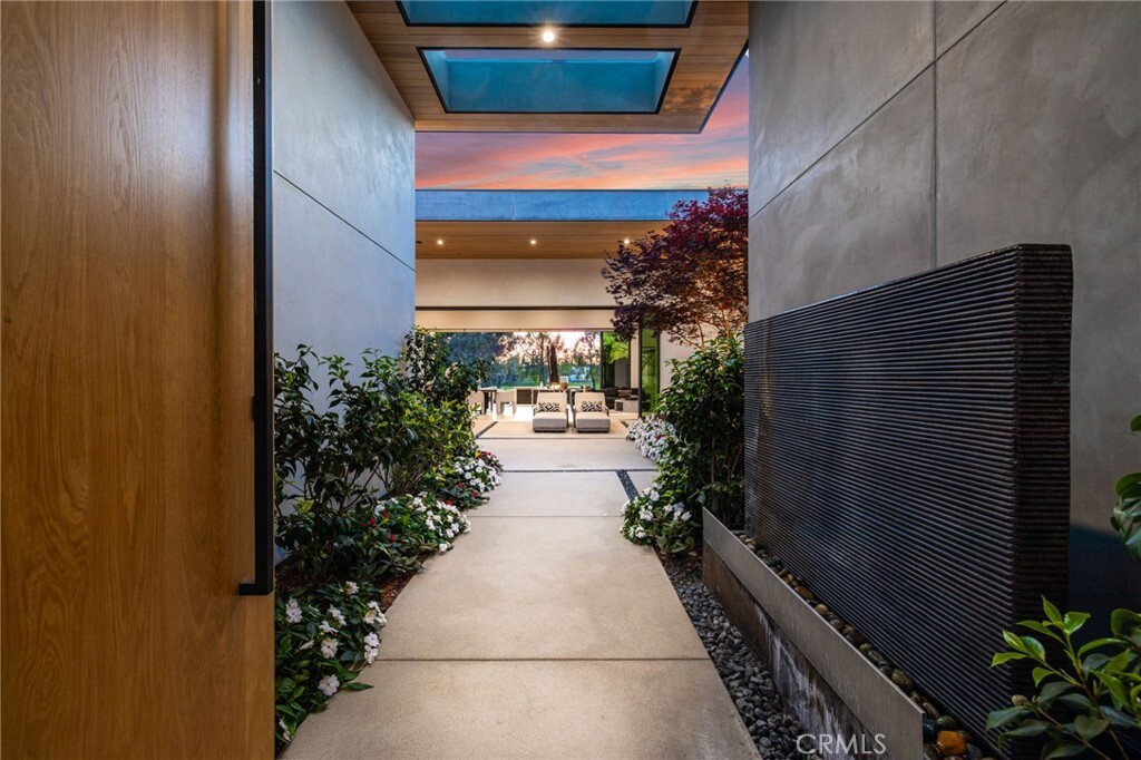 Property Photo:  6691 Country Circle  CA 92648 