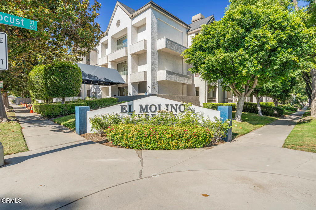 Property Photo: 300 N El Molino Avenue 201 CA 91101