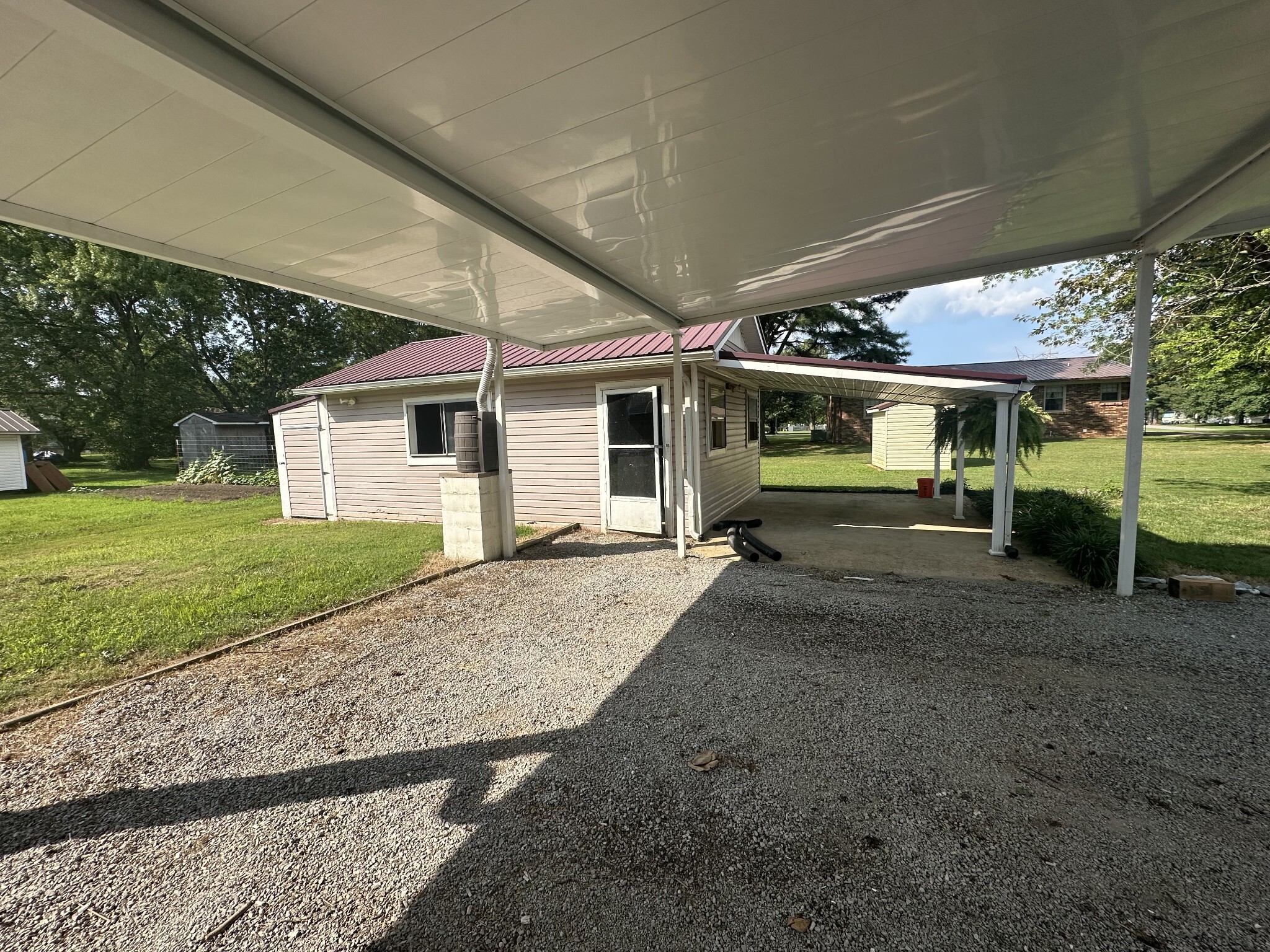 Property Photo: 1800 Grandaddy Rd TN 38464