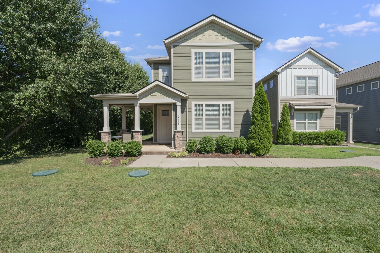 Property Photo: 219 Manor Row TN 37146