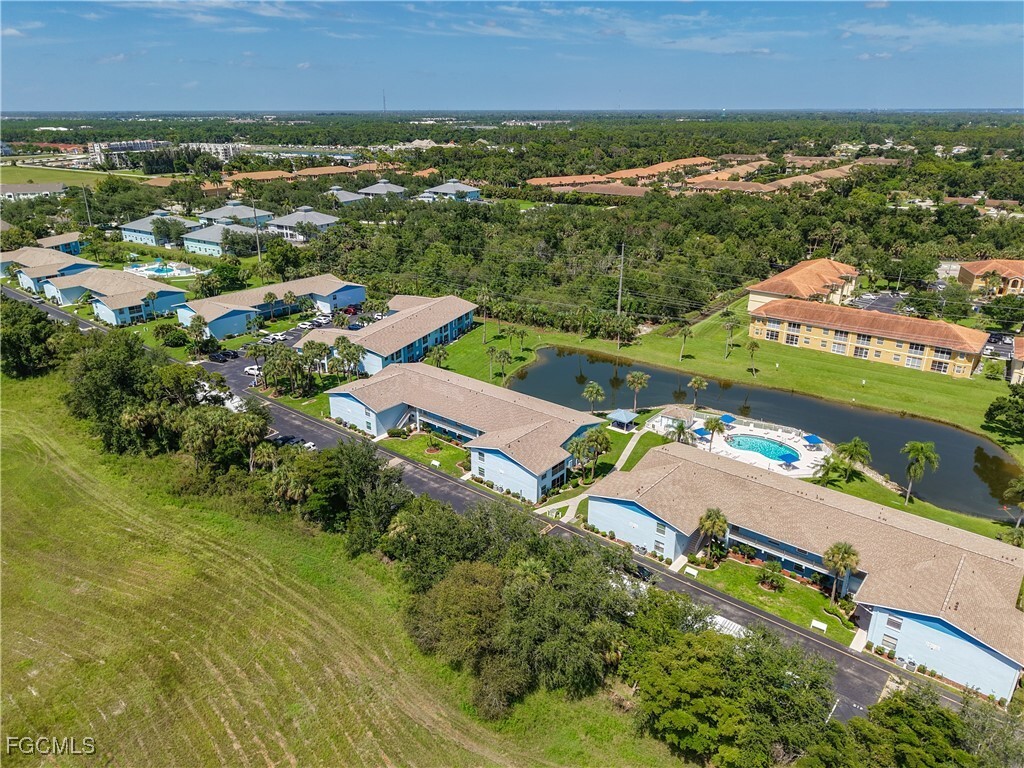 Property Photo:  1100 Pondella Road 504  FL 33909 