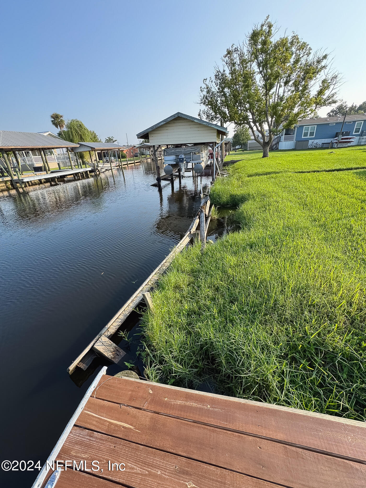 Property Photo: 146 Paradise Drive FL 32193