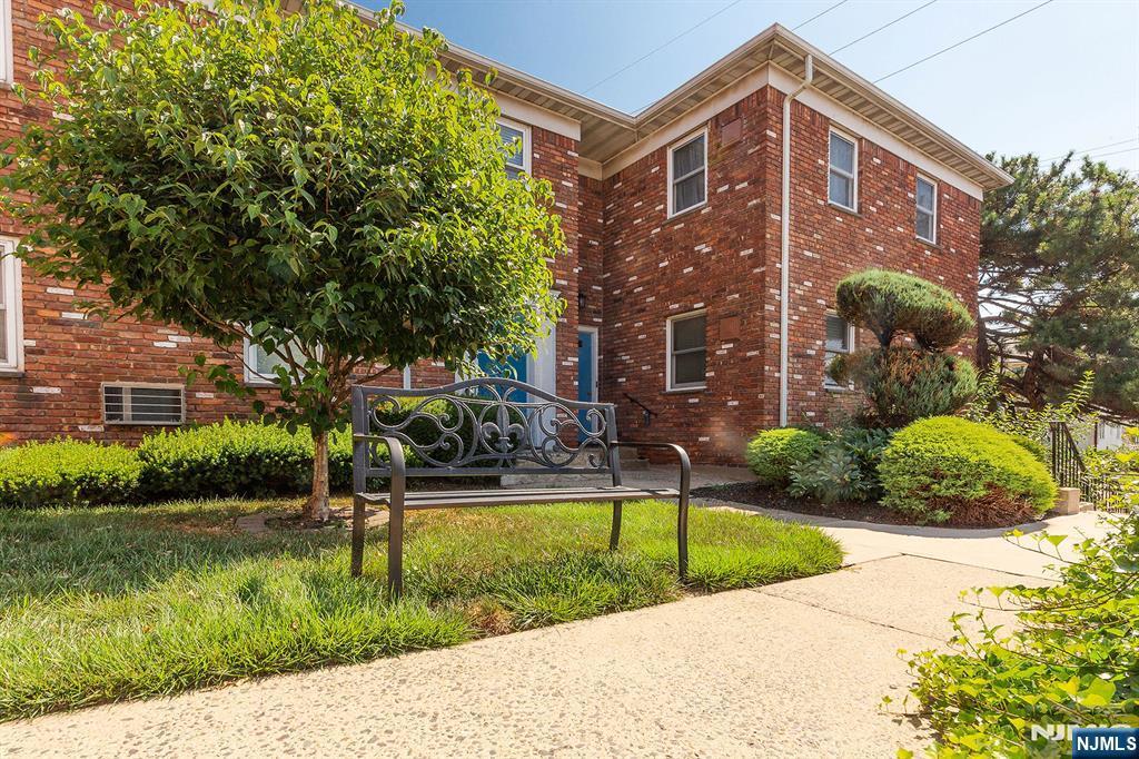 Property Photo:  55 Schuyler Avenue 20  NJ 07031 