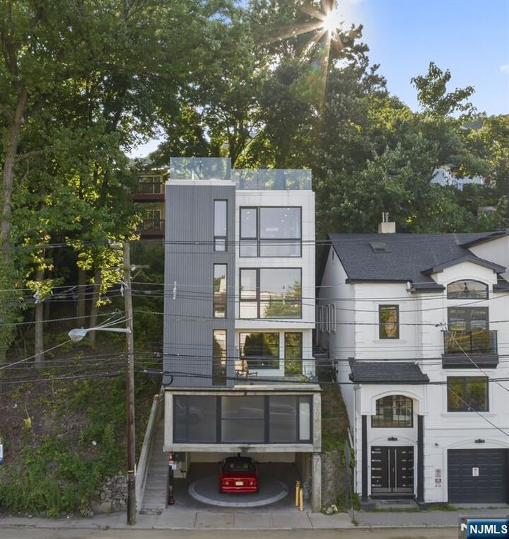 Property Photo: 1076 River Road NJ 07020