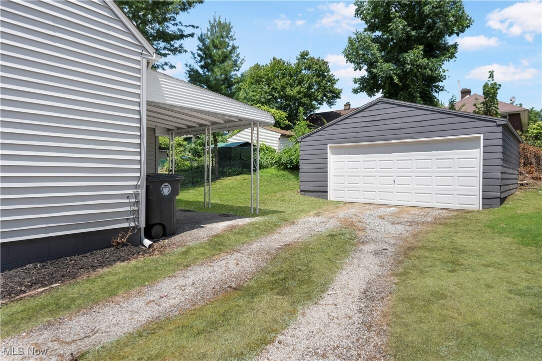 Property Photo:  1001 Emma Avenue  OH 44302 