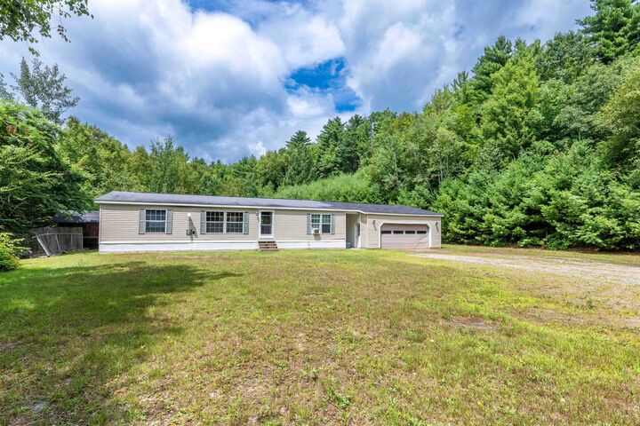 Property Photo: 2528 Lime Kiln Road NH 03774