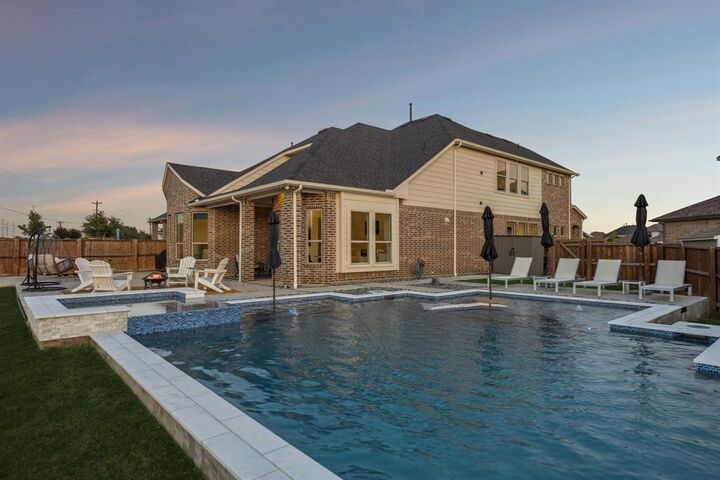 Property Photo: 11354 Gable Circle TX 76262
