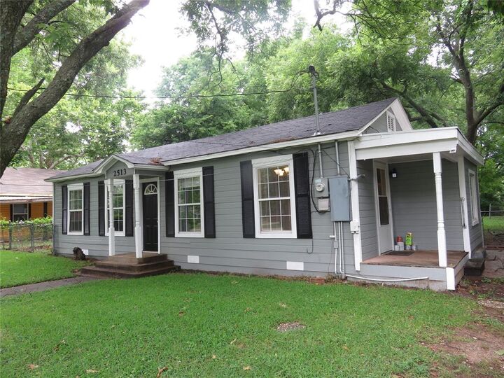 Property Photo:  2513 W Walker Street  TX 75020 