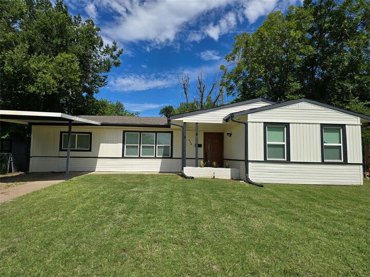 Property Photo: 713 Highland Drive TX 76010