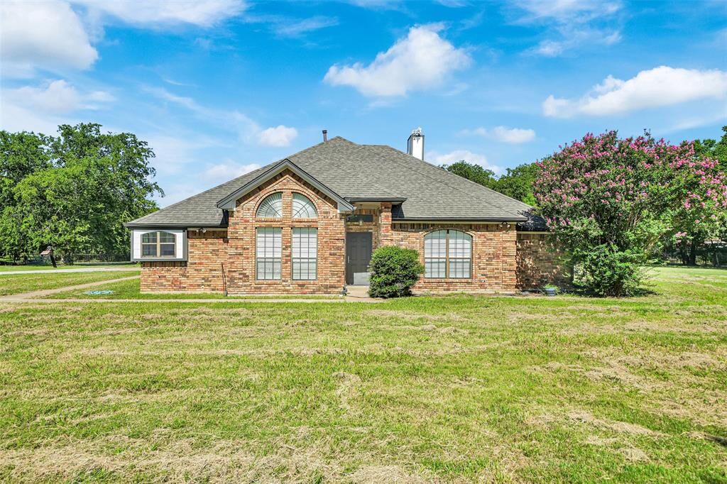 Property Photo:  6077 Green Valley Circle  TX 76227 