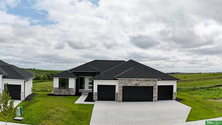 5717 N 195th Street  Elkhorn NE 68022 photo