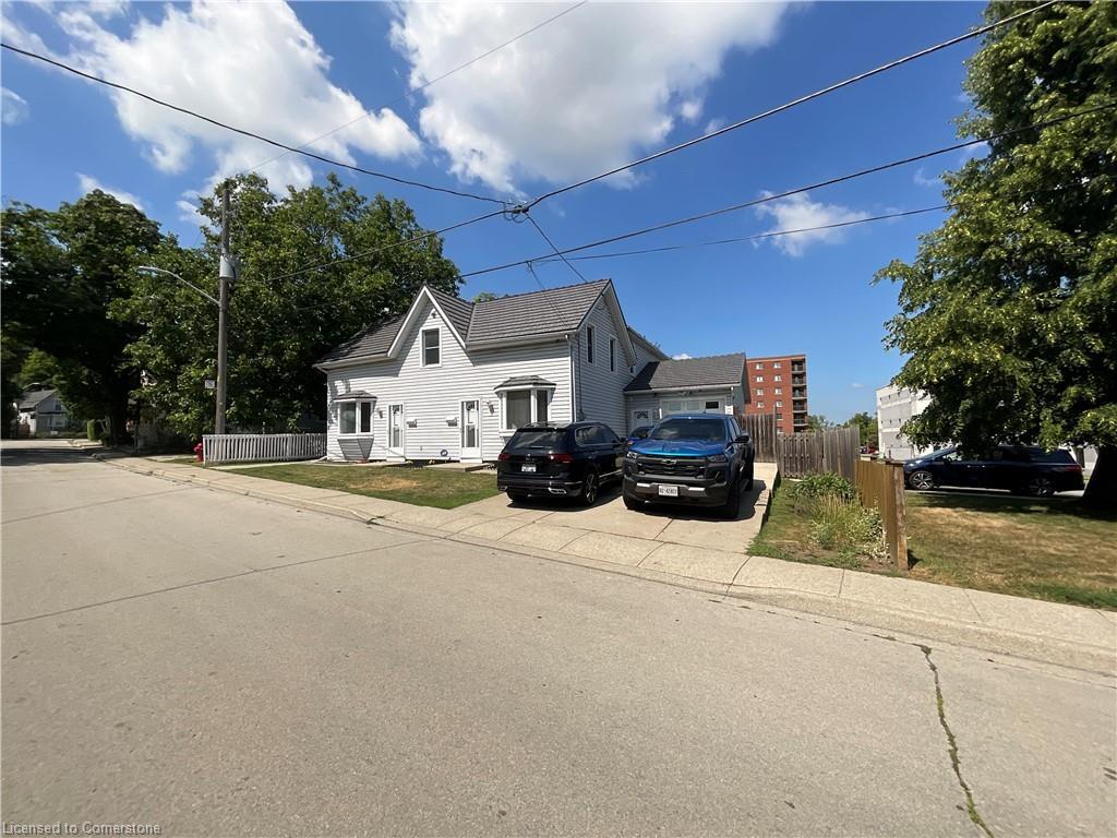 Photo de la propriété: 14 Elm Avenue ON L8G 2W1