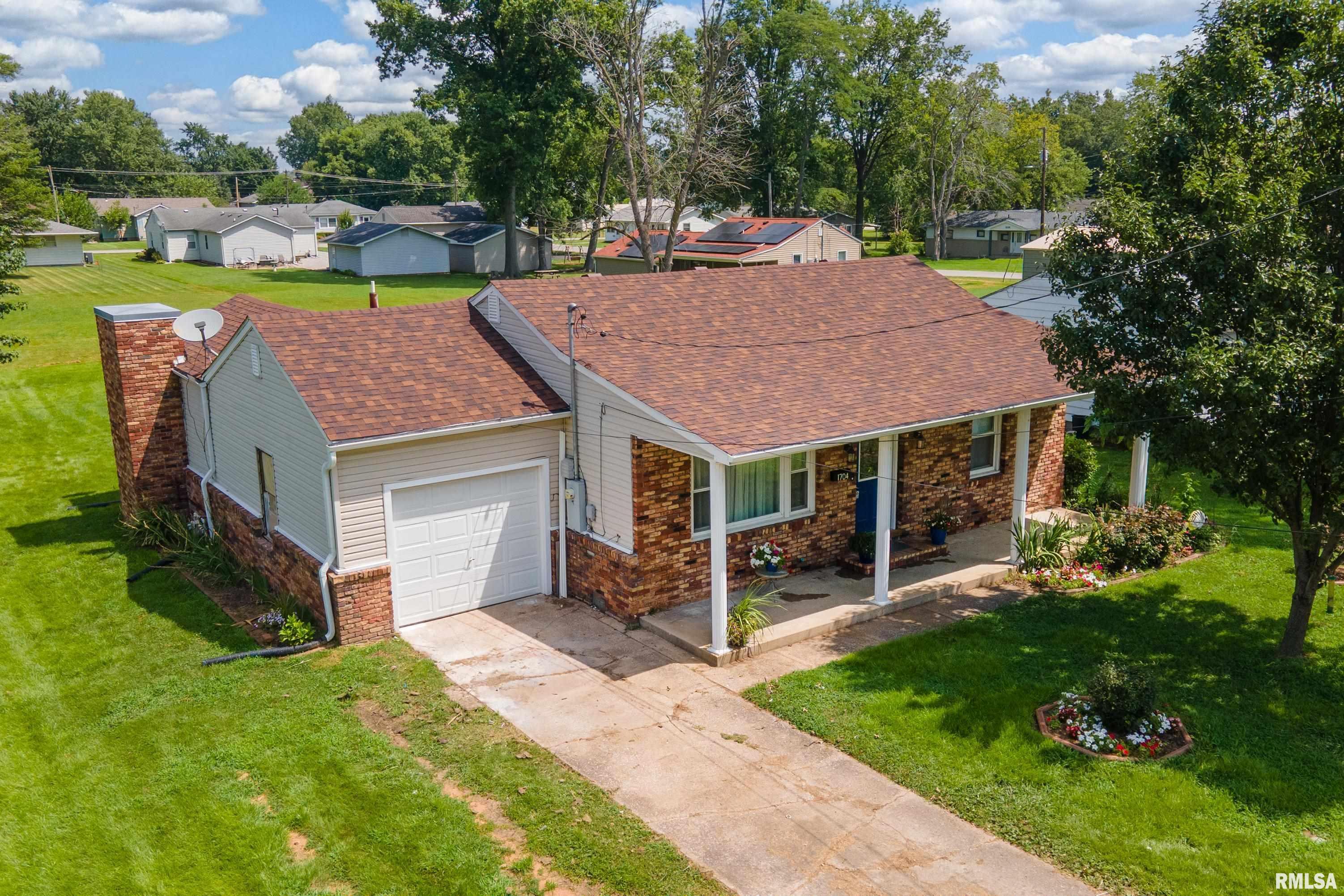 1704 W Copeland Street  Marion IL 62959 photo