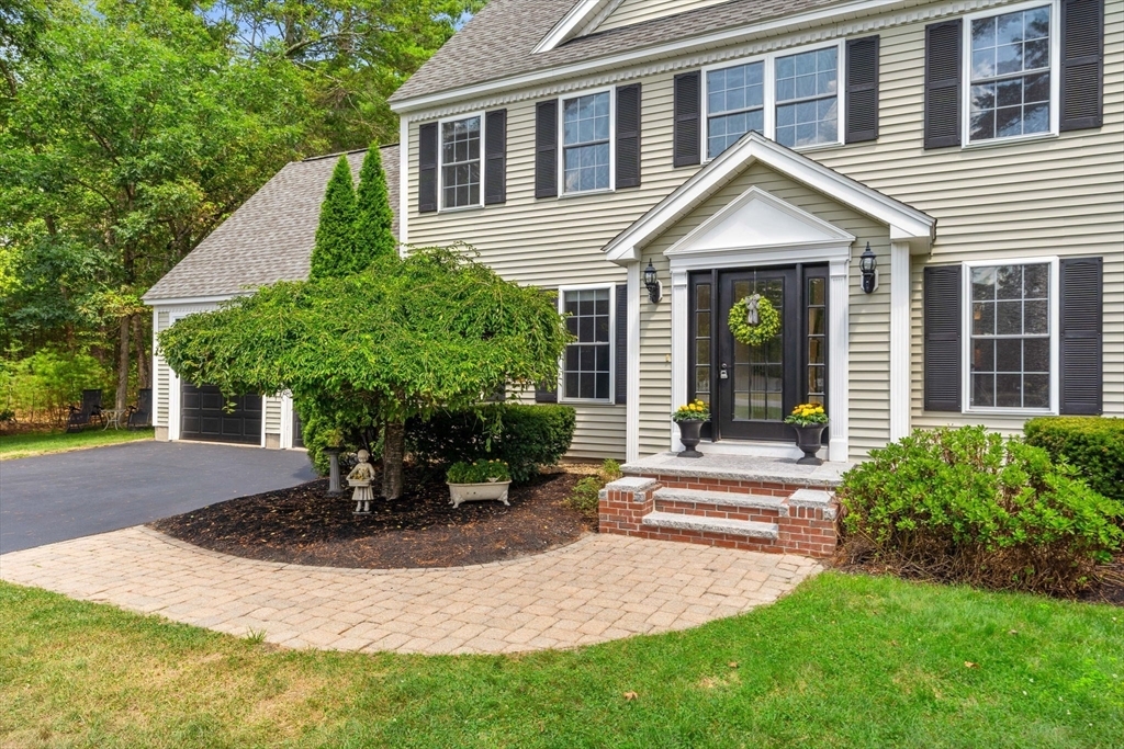 Property Photo: 15 Catherines Way MA 01464