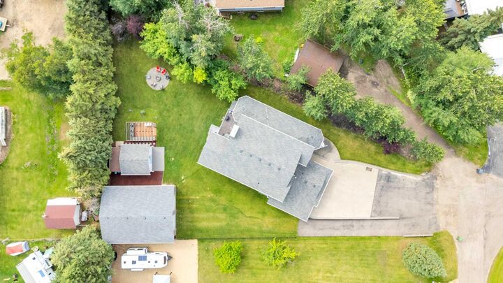 Property Photo: 23 Parkland Crescent AB T0C 2J0