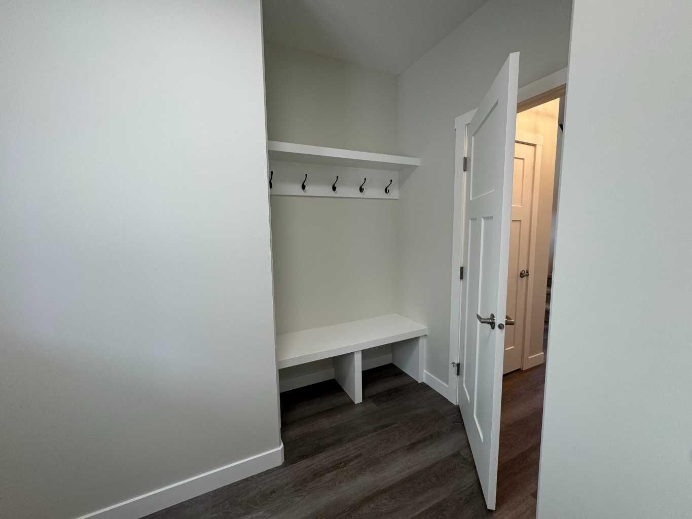 Property Photo:  49 Emmett Crescent  AB T4P 3G8 