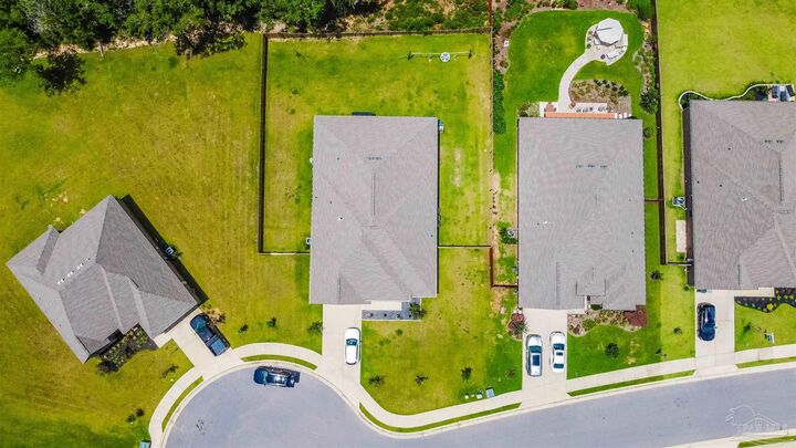 Property Photo: 3072 Mountain Laurel Tr FL 32533
