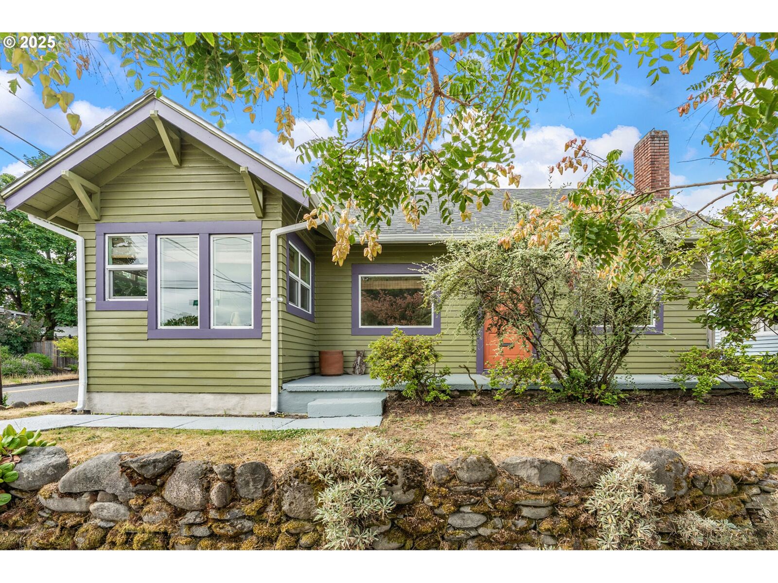 Property Photo: 1432 NE Rosa Parks Way OR 97211
