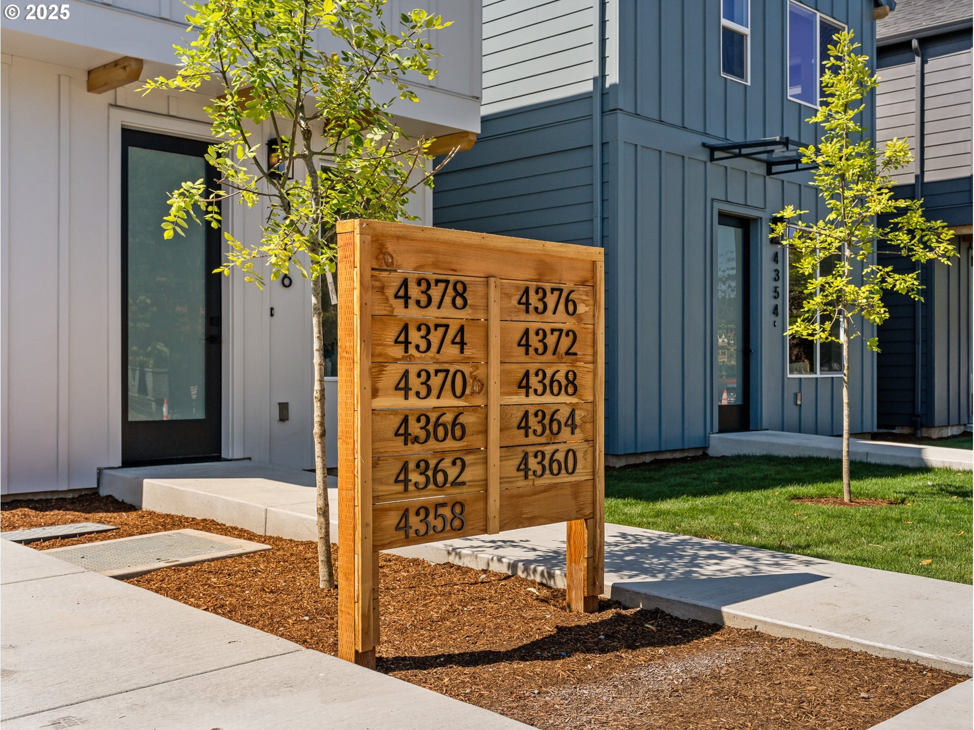 Property Photo: 4374 NE Going St OR 97218