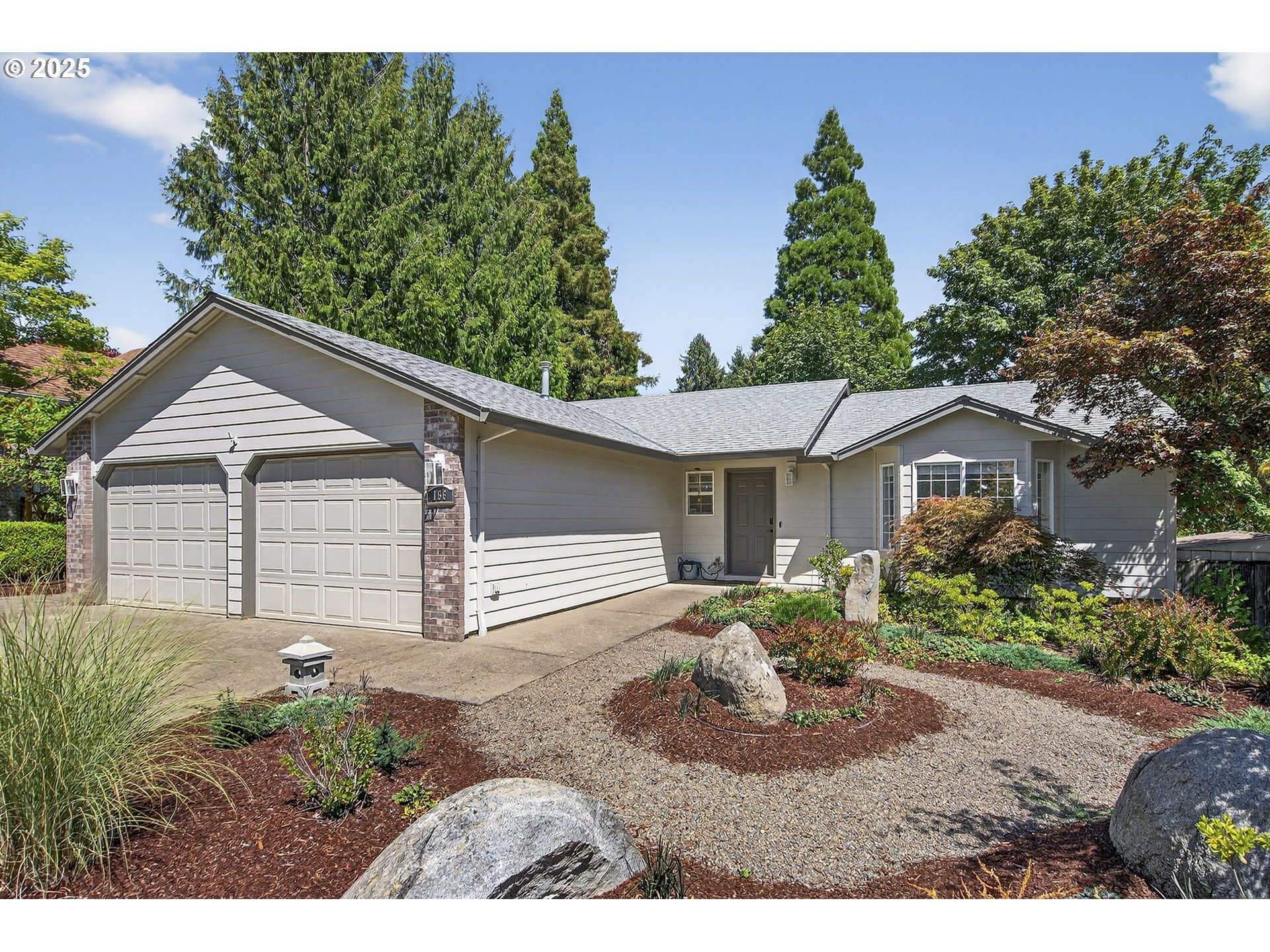 Property Photo: 166 NW Cherry St OR 97115