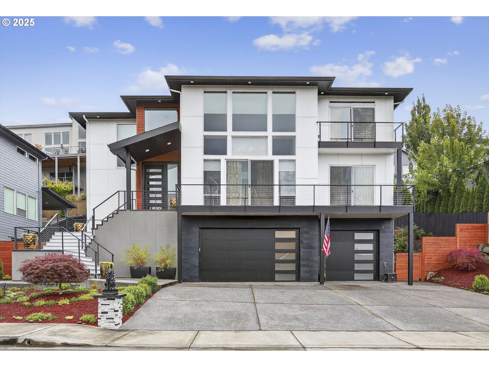 Property Photo:  1345 N R St  WA 98671 