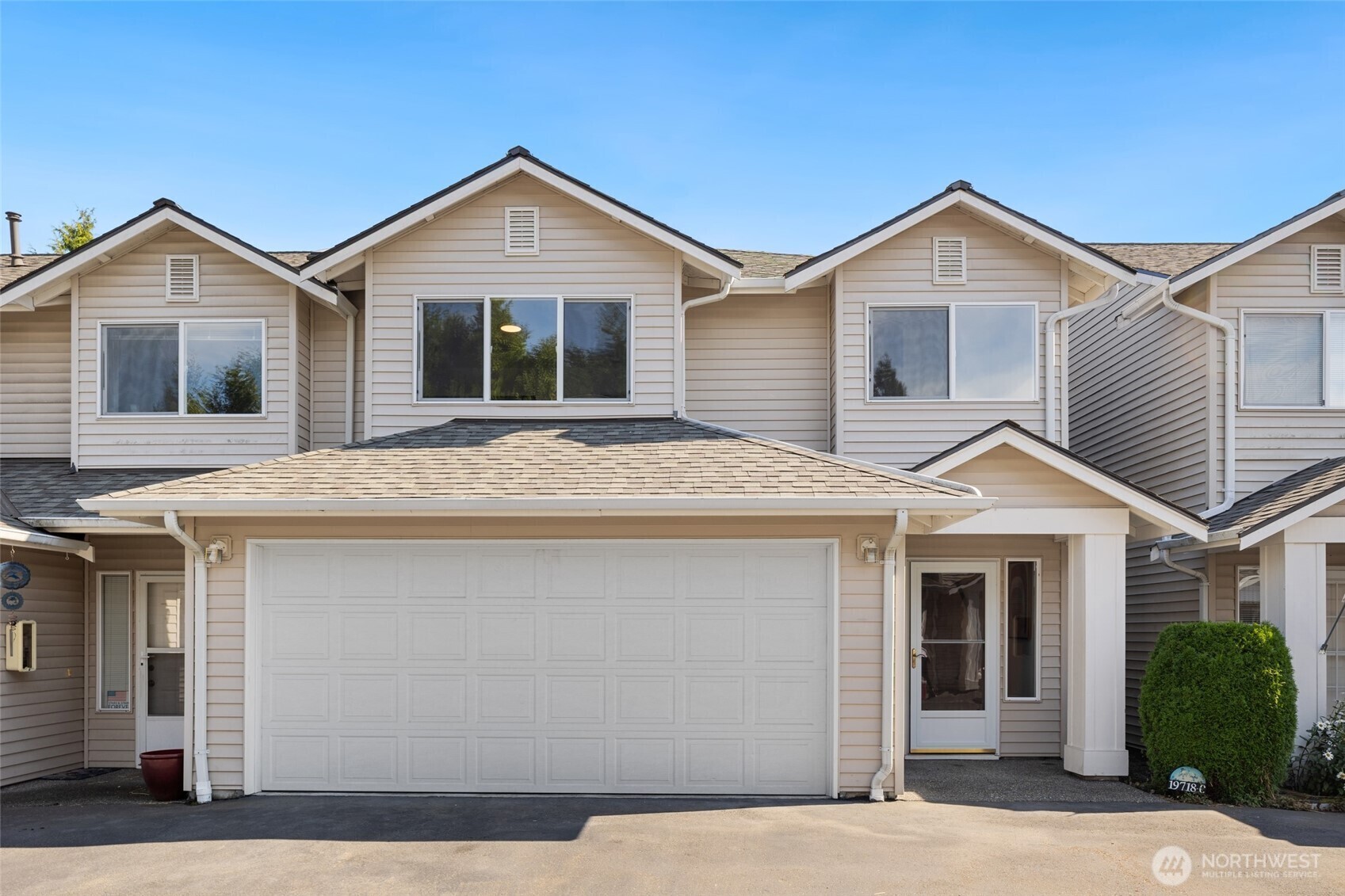 Property Photo: 19718 76th Avenue W C WA 98036