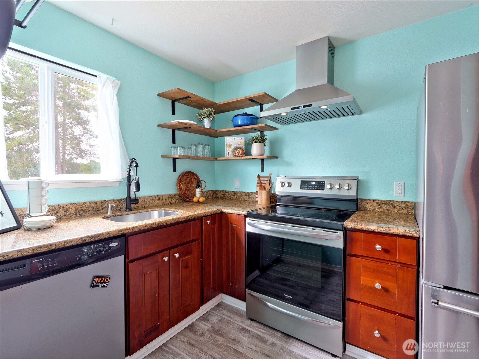 Property Photo:  25406  106th Avenue SE E2  WA 98030 