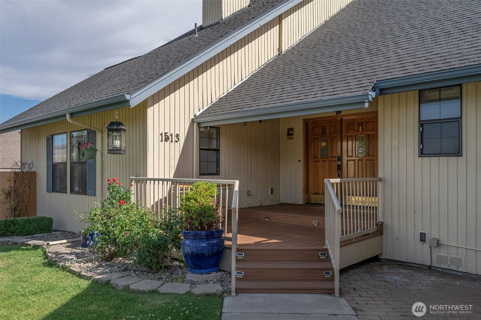 Property Photo: 1513 Apollo Place WA 98801