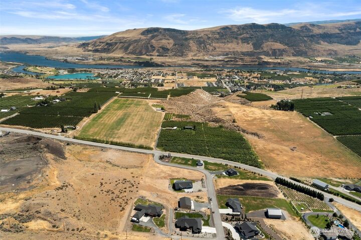 Property Photo:  451 S  Partridge Lane  WA 98802 