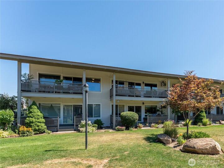 10 S Cove Avenue 14  Wenatchee WA 98801 photo