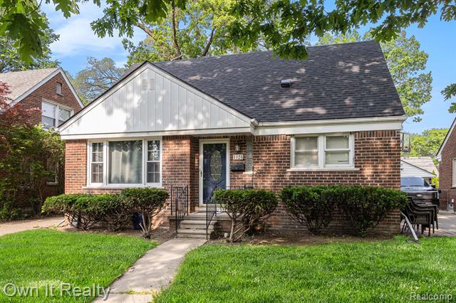 Property Photo: 1026 N Denwood Street MI 48128