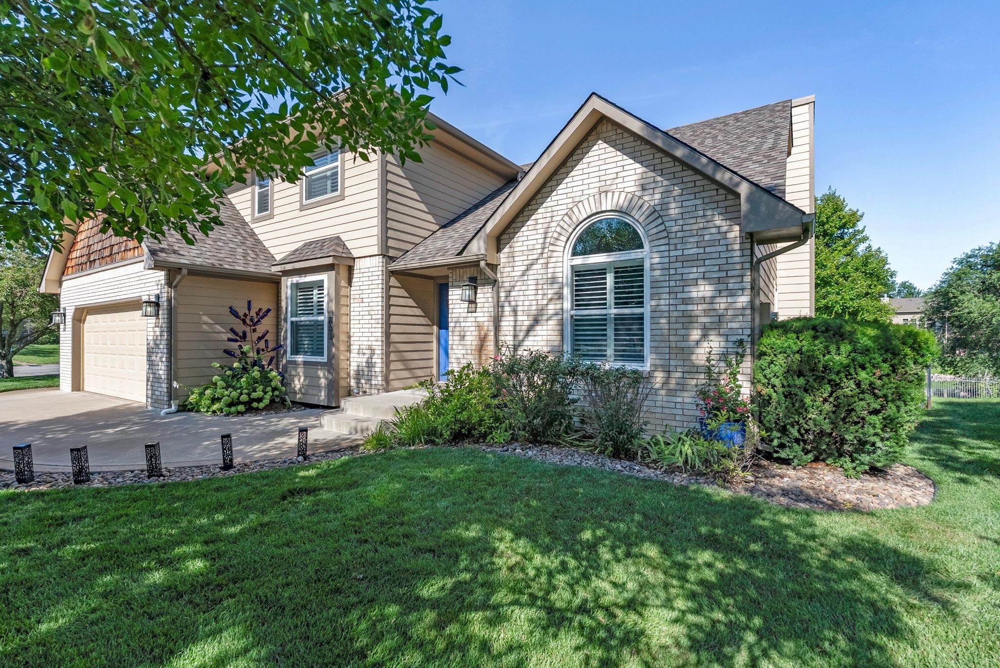 Property Photo: 831 S Spring Hollow Dr KS 67230