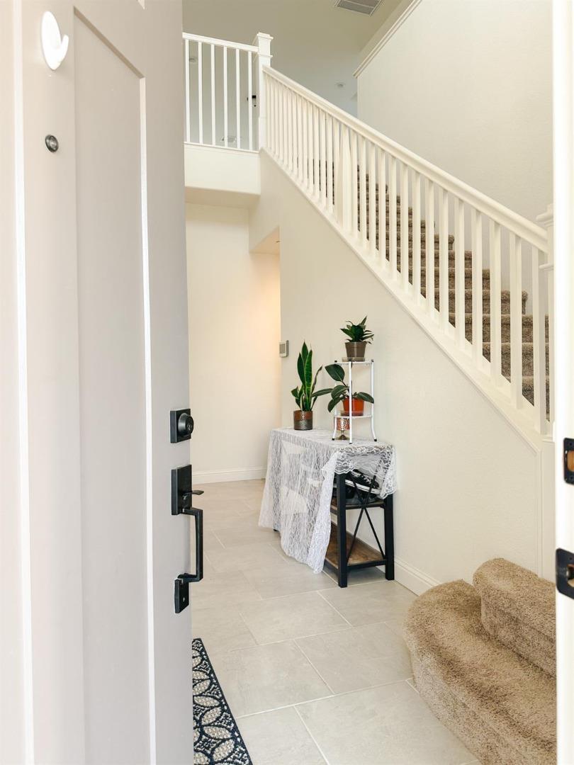 Property Photo: 489 Russell Way CA 93933