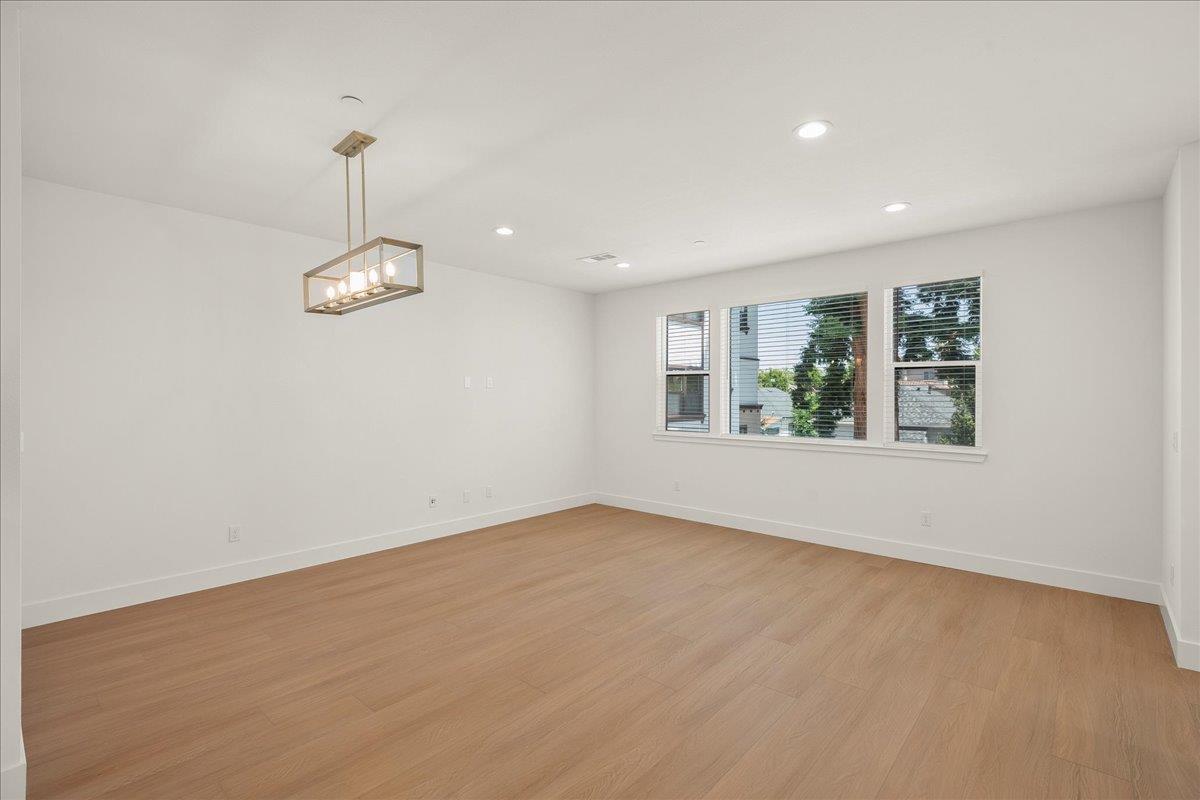 Property Photo:  224 Carroll Street 4  CA 94086 