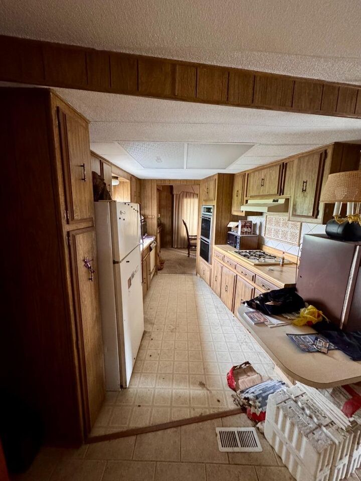 Property Photo: 150 Kern Street 40 CA 93905